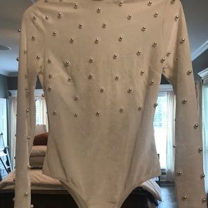 Long sleeve velvet bodysuit with pearls